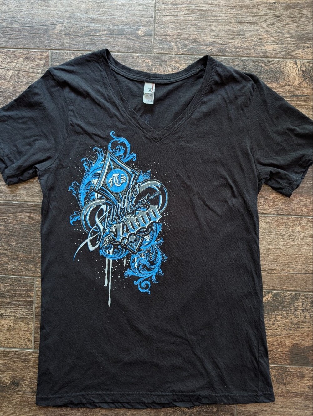 Sturgis South Dakota Full Throttle Saloon Biker Bar V-neck Tee Size Large